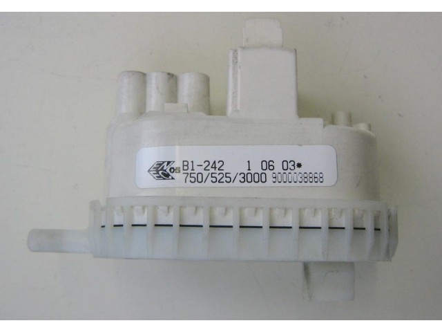 PRESSOSTATO COD. B1-242   CODICE ALTERNATIVO: 9000038868 / 9000188245   PER LAVATRICE BOSCH MAXX 6, FD 8601, FD 8511,  Siemens WS08X460IT, WAE16120IT/05 MAXX 6, WAE16120IT/01, WAA20160IT/01, wae20027it, bosch xx5