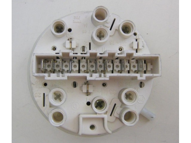 PRESSOSTATO COD. 12473279/1   CODICE ALTERNATIVO: 793877   PER LAVATRICE ZOPPAS PL643C, PX544SELR, PO 455C, REX RLB 4,  RLF604X, IGNIS LOE 8050/1, electrolux ew 514s