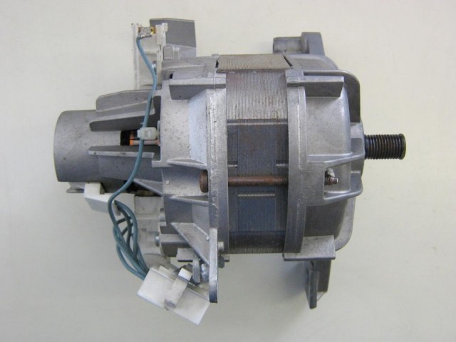Motore lavatrice Whirlpool AWT 2266 cod 461975025912
