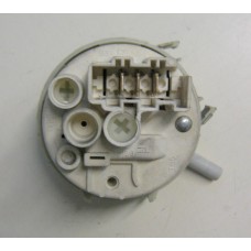 PRESSOSTATO COD. 124535580   CODICE ALTERNATIVO: 765319   PER LAVATRICE REX ELECTROLUX L516S, REX RL850, RK850