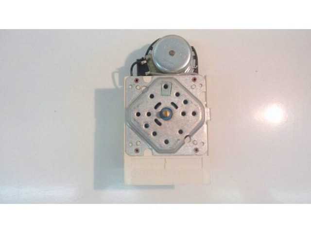 16000657203   timer   lavastoviglie  ariston lst 660