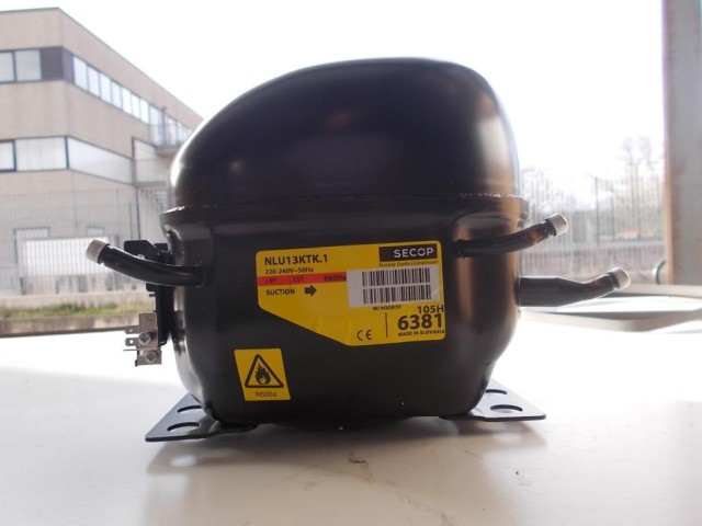 Compressore frigorifero Embraco/Aaspera cod emt40clp-bp1084y / nlu13ktk.1